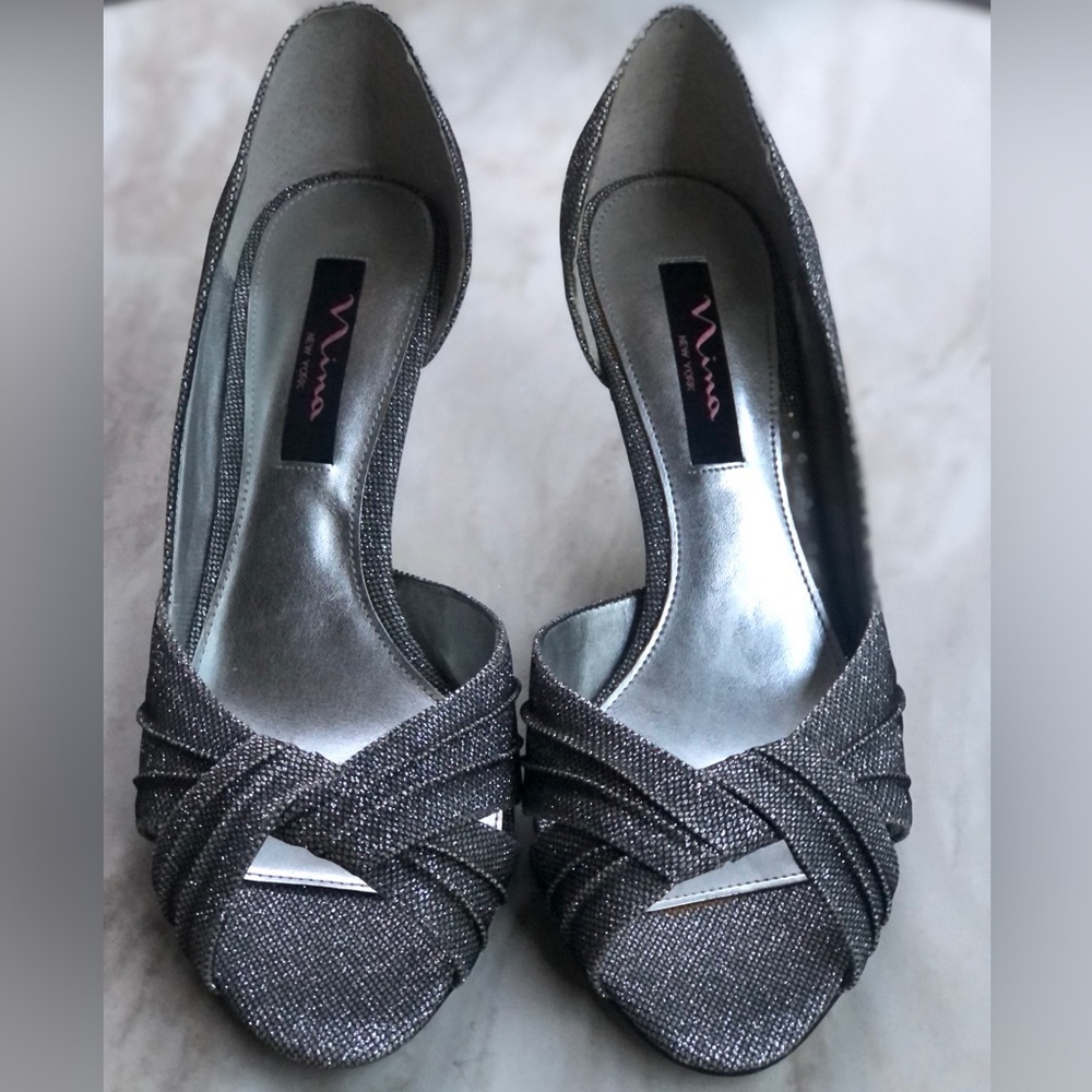 NIB DRESS SHOE IN GUNMETAL SILVER